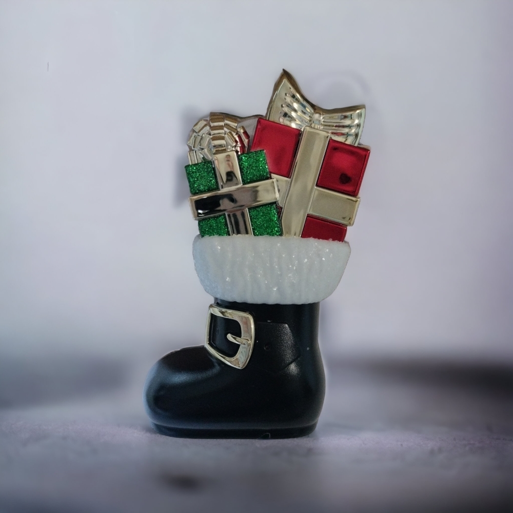 Bath & Body Works 2022 Santa's Boot Wallflower Plug-In